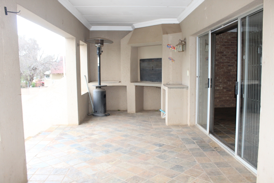 4 Bedroom Property for Sale in Schoemansville North West